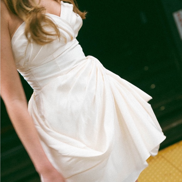 Carolina Herrera Silk Mini Dress - Picture 3 of 3